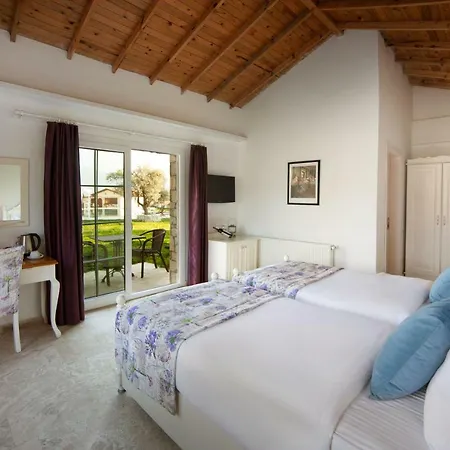 Vinifera Vineyards 塞尔丘克