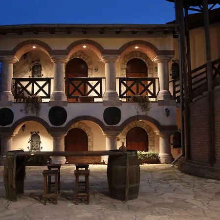 Vinifera Vineyards 招待所