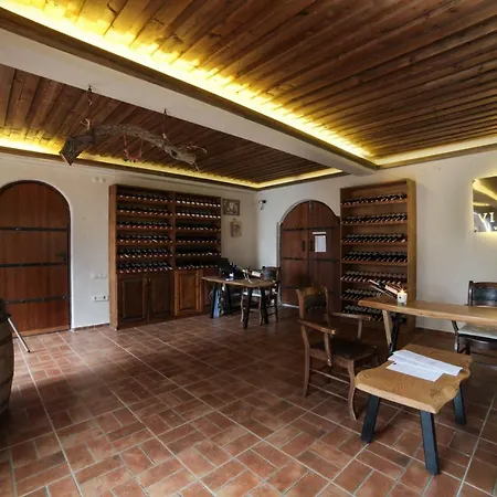 Vinifera Vineyards Σελτσούκ