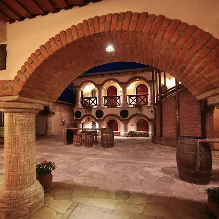 Vinifera Vineyards Πανσιόν 4*