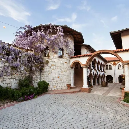 Vinifera Vineyards 塞尔丘克