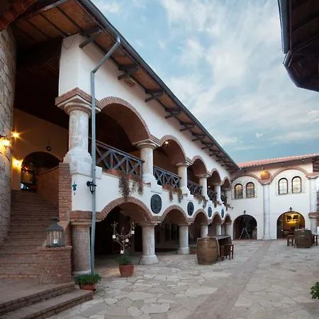 Vinifera Vineyards Pensión